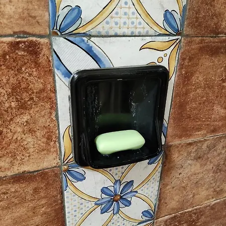 فندق مبيت وإفطار Antoniet نابولي